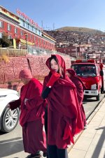 天上人间-地下佛国📍色达_1_虈、_来自小红书网页版.jpg