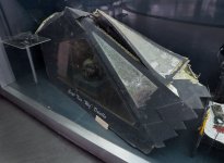F-117_Canopy_(shot_down_over_Serbia_1999,_Museum_of_Aviation,_Belgrade).jpg