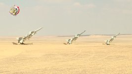 أول صدقى صبحى يشهد بيان الرماية الصاروخية -حماة السماء 2- لوحدات من قوات الدفاع الجوى - YouTu...JPG