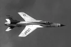 republic_f-105d-5-re_sn_59-1719_in_flight_060901-f-1234s-010.webp