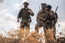 Pakistani_&_US_Airforce_Special_Forces_operatives_during_a_joint_military_excercise.jpg