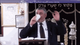 rabbi_mizrachi_laugh.gif