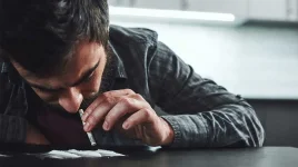 Snorting-Cocaine-Insufflation-Effects-And-Risks.jpg.webp
