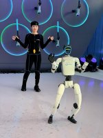 2026世界机器人大会上，看机器人做饭的大妈_1_阿桶观察_来自小红书网页版.jpg
