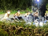 uk-police-hold-5-men-on-suspicion-of-preparing-terrorist-act-near-raf-fairford-3229078_2026092...jpg