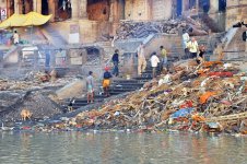 24-bigstock-Burning-Ghat-In-Varanasi-Indi-12717575.jpg