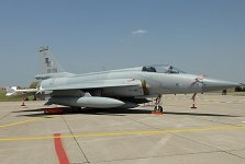 Pakistan_JF-17_Thunder,_Pakistan_-_Air_Force_JP7136023.jpg