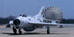 f-6_paf_bellytank.jpg