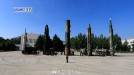 从左至右依次是，东风-15B、东风-16、东风-31A、东风-21D、东风-26正面对比画面。.jpg