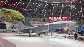 歼20S模型亮相第十五届中国航展_9_卡尔达瓦里希_来自小红书网页版.jpg